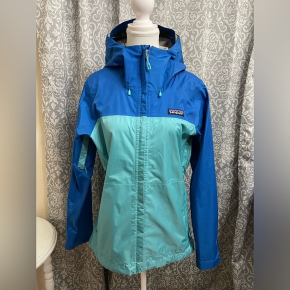 Patagonia Blue and Teal Women's Jacket - Picture 2 of 10